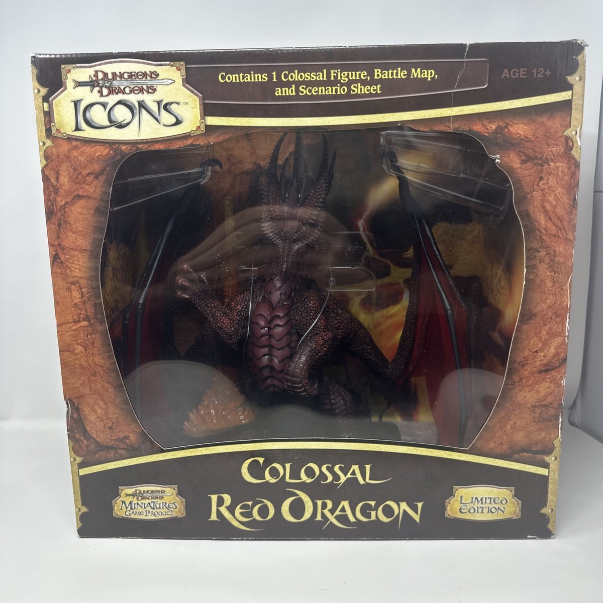 ダンジョンズ＆ドラゴンズ　ミニチュア　コロッサル　レッドドラゴン ダンジョンズ＆ドラゴンズミニチュアコロッサルレッドドラゴン
