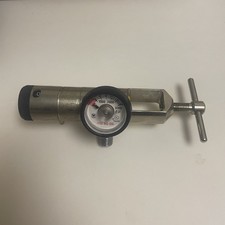 Medical Oxygen Pressure Regulator with Gauge for Anesthesiology, Ambulance