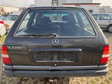 Mercedes W124 T-Model Heckklappe Kofferraumklappe Scheibe 199 Blauschwarz met. Mercedes W124 T-Model Heckklappe Kofferraumklappe Scheibe 199 Blauschwarz met.