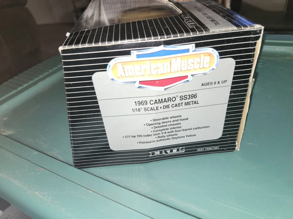 ERTL AMERICAN MUSCLE 1969 CAMARO SS396 INTERIOR AMARILLO/NEGRO ESCALA 1:18 Foto 4 de 4