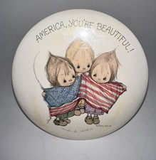 Betsey Clark AMERICA YOU'RE BEAUTIFUL Hallmark LOVE DOTS Pin Wall Hanger Button