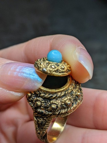 Vintage Victorian Inspired Faux Turquoise Glass Poison Ring Adjustable Band - Picture 5 of 9