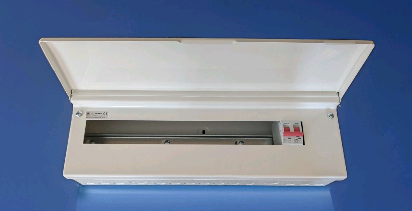 BG CFUSW20 Metal Consumer Unit CU22MOD, 1 x 100A Main Switch Incomer Unpopulated