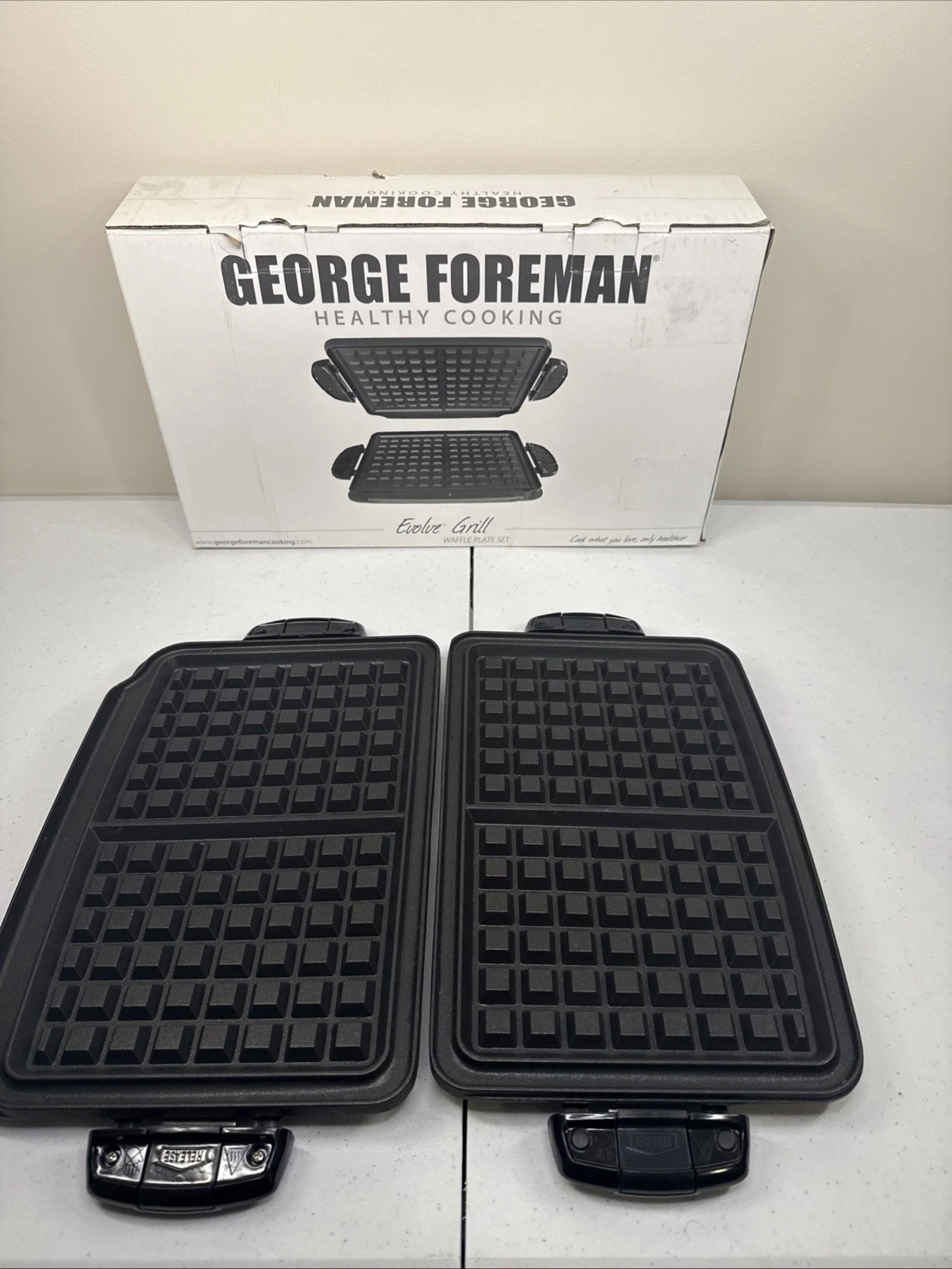 George Foreman EVOLVE WAFFLE Plates Model TSK-2610 Grill Set NEW Open Box. (MM)