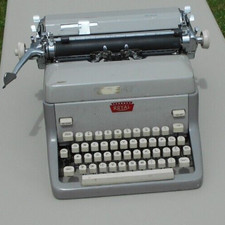 Royal Vintage Manual Typewriter Space Bar Doesn't Work Grey Metal For Parts thumbnail