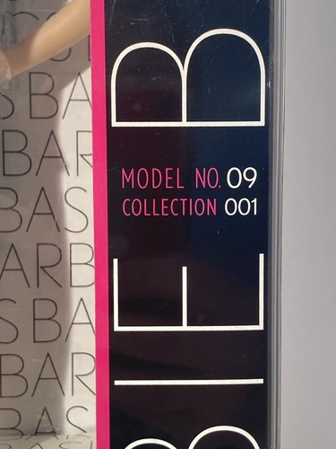 2009 Barbie Collector Basics Fashion Doll No. 9 Black Label #R9920 - Picture 2 of 14
