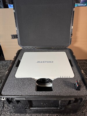 Christie LWU501i HDMI/VGA-WUXGA Large Venue Projector+SKB Case Lamp: 330/0hrs