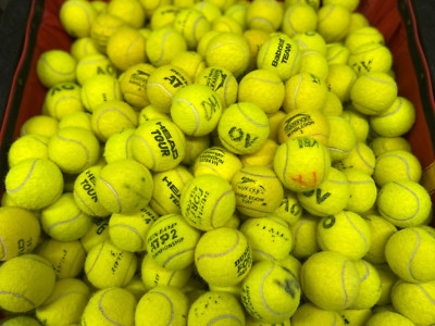 50 gebrauchte Marken Tennisbälle. Hochwertige Bälle. Wilson, Dunlop, Slazenger usw