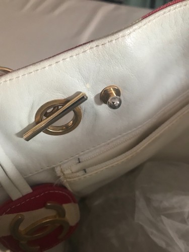 CHANEL BORSA IN CANVAS BIANCO E ROSSO CATENE DORATE - Picture 17 of 24