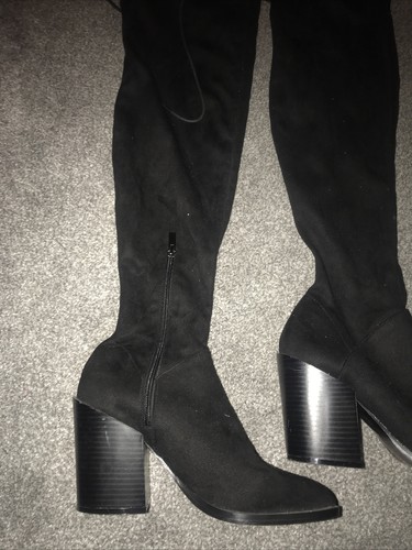Boohoo Size 5 Black Knee High Boots 