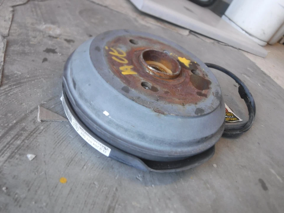 08-16 Smart Fortwo Right Passenger REAR Hub with Backing Plate OEM - Image 4 of 4