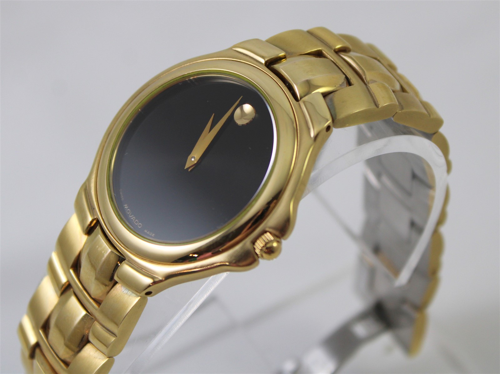 9881 E4 Wristwatch Movado 35.5mm Dial 88 Quartz Museum - vintagewatches.pk