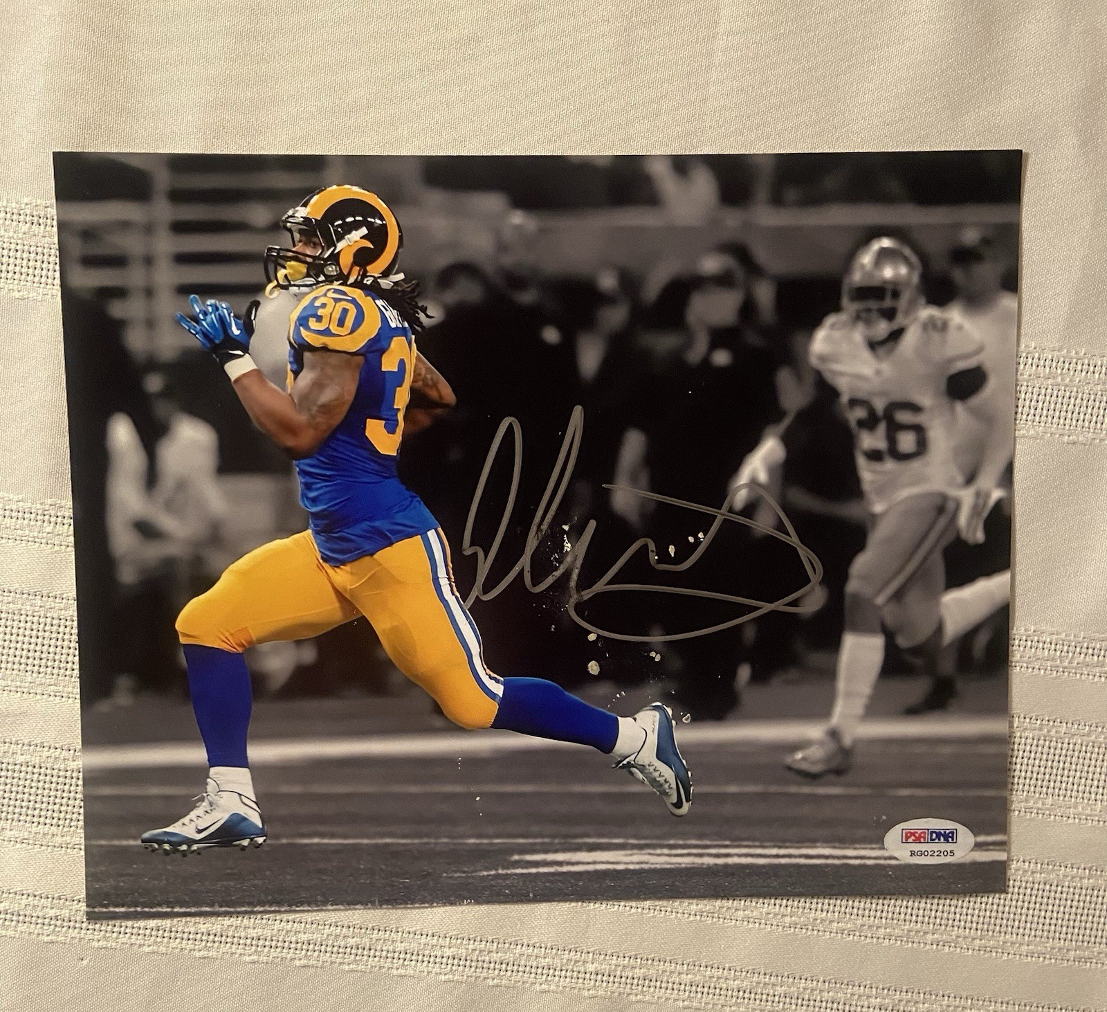 Todd Gurley Autographed Signed Los Angeles Rams 8x10 Photo - PSA COA - NFL LA Rams All-Pro Legend - Georgia 
