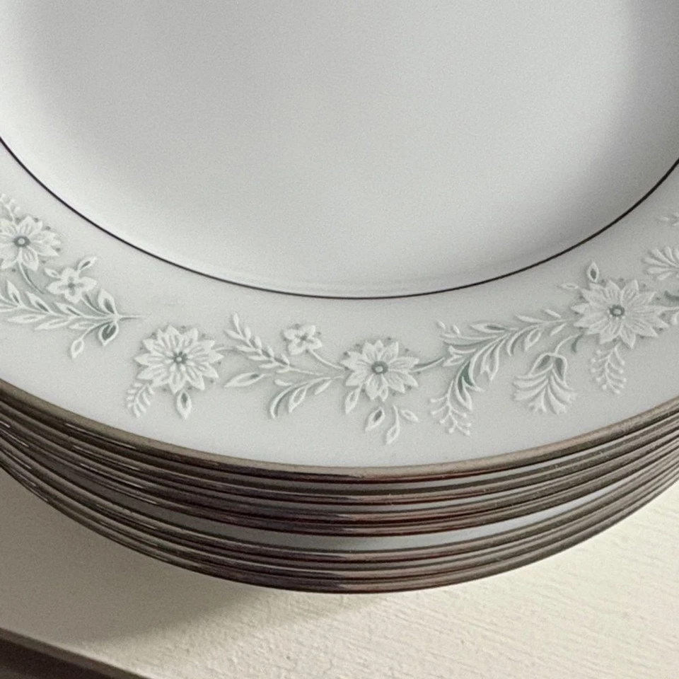 Noritake Elegant White and Gray (silver) Floral Plate set of 10 - Image 3 of 4
