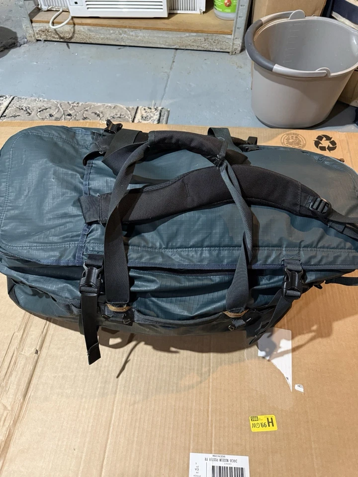 REI Co-Op Big Haul 90-Liter Green Water Resistant Duffel Bag/Backpack EXCELLENT - Image 4 of 4