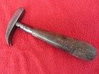 Ancien marteau manche creux objet de métier ?