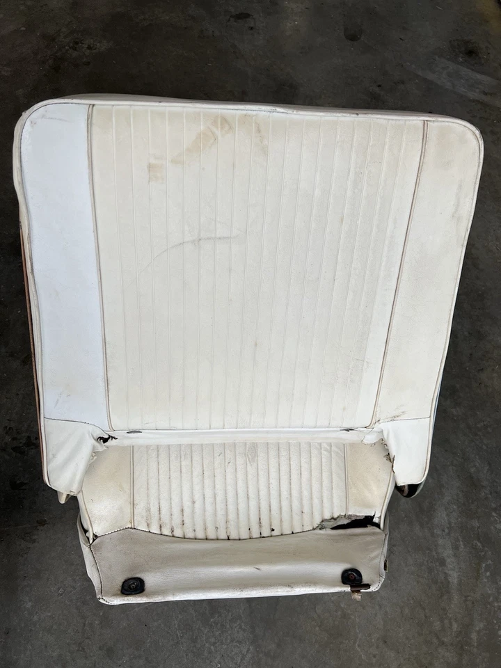 ASIENTO CUBO CHEVROLET CORVAIR 63, 64, 65, LADO PASAJERO Foto 2 de 4