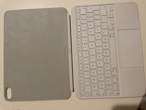 Ipad 10th Generation Blauw Zo goed als nieuw met toetsenbord en apple pen - Afbeelding 7 van 11