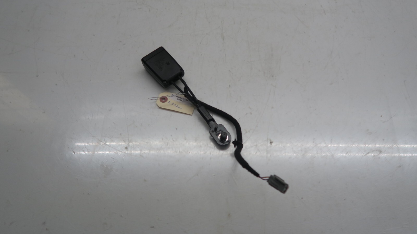 2014-2019 Maserati Ghibli OEM Right Front Passenger Seat Belt Buckle 670016904