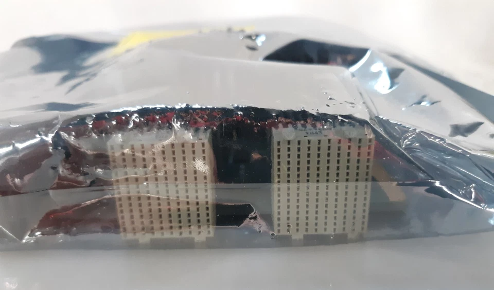 Cisco N5K-M1404 Expansion Module N5000 Series Mod 4x10GE 4xFC 4/2/1G NEW*SEALED* - Image 2 of 4