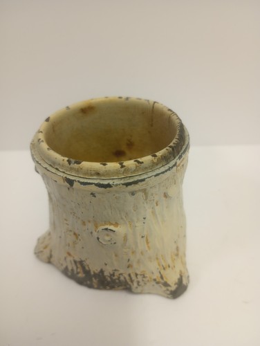 Antiguo palillo de dientes de metal vintage soporte para fósforos tocón de árbol y perro Pug con inserto - Imagen 4 de 7
