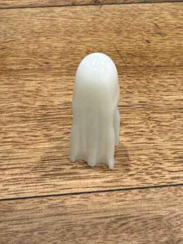 LEGO - Minifig, Headgear / Cover, Ghost Shroud w/ Smile - Glow In Dark Opaque - Picture 3 of 3