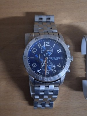 Michael Kors Mens Blue Dial Watch MK8348 braucht neue baterrien 