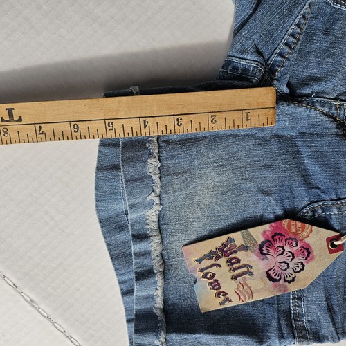 Pantalones cortos vaqueros de tiro medio Wallflower para mujer talla 11 bordados dobladillo crudo nuevos con etiquetas - Imagen 10 de 10