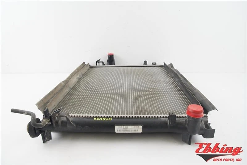 Radiator Assembly 5.7L V8 ID: 68050126AB Fits 2009-2023 Dodge Charger 692960 — 第 3/4 张图片