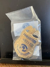 VINTAGE OBSOLETE PINKERTON PREMIER BADGE NEW IN PACKAGING RARE #00127