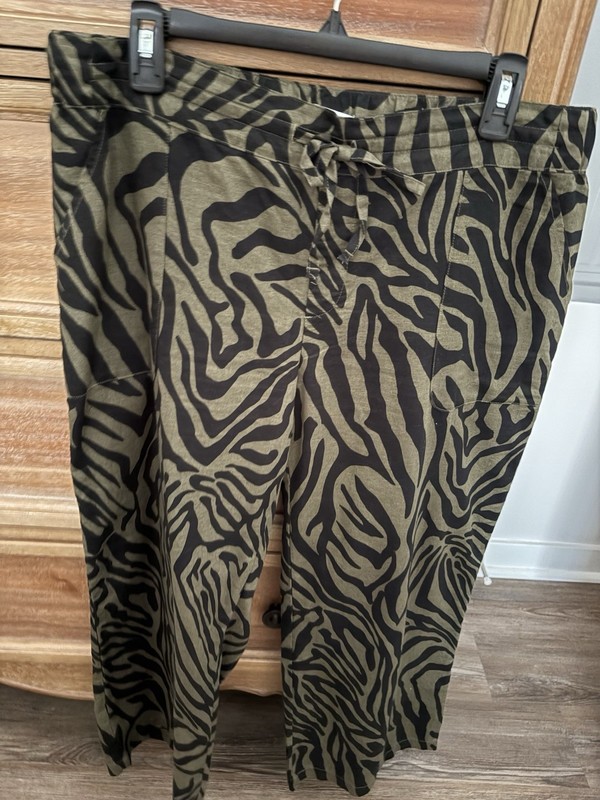 Liz Claiborne Linen Blend Wide Leg Crop Pants Animal Print Size Medium