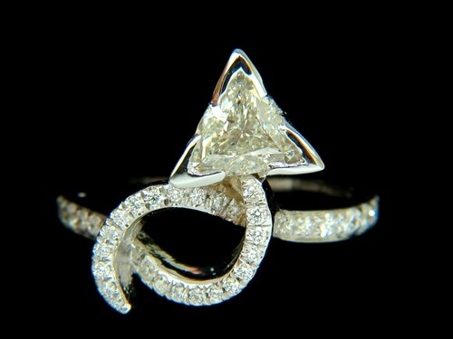 1.56CT TRILLIANT NATURAL DIAMOND CROSSOVER RING MODERN ERA 14KT GOLD *v - Picture 4 of 9