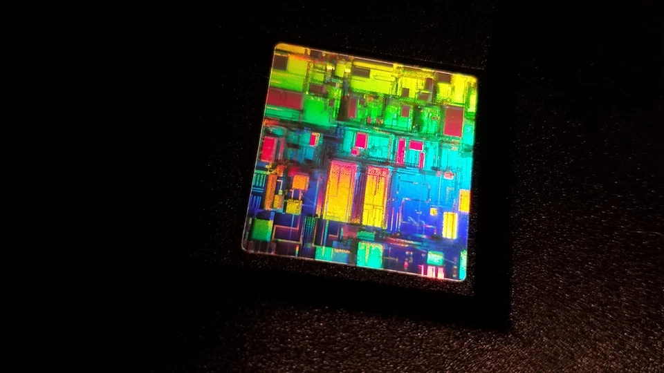 Super Rare Intel Pentium 2 II Xeon Q779ES Engineering Samp Prototype Collectible - Image 4 of 4