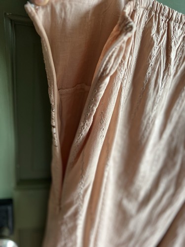 e-klah Kleid Dusty Pink Cottage Boho bestickt Baumwolle komplett gefüttert Neu ohne Etikett Gr. L - Bild 8 von 11