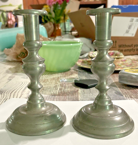 2 antike Woodbury Zinnzwerge Kerzenständer 7" hoch USA