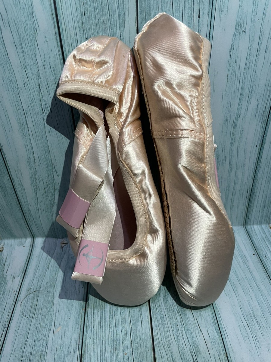 ウエアモア　OMEGA SATIN POINTE SHOES 4 ベージュ ウエアモア OMEGA SATIN POINTE SHOES 4 ベージュ OMEGA SOFT