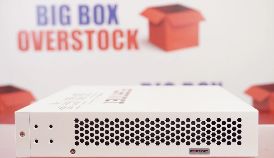 Fortinet FS-224E FortiSwitch 24-Port Managed Ethernet Switch - Image 4 of 4