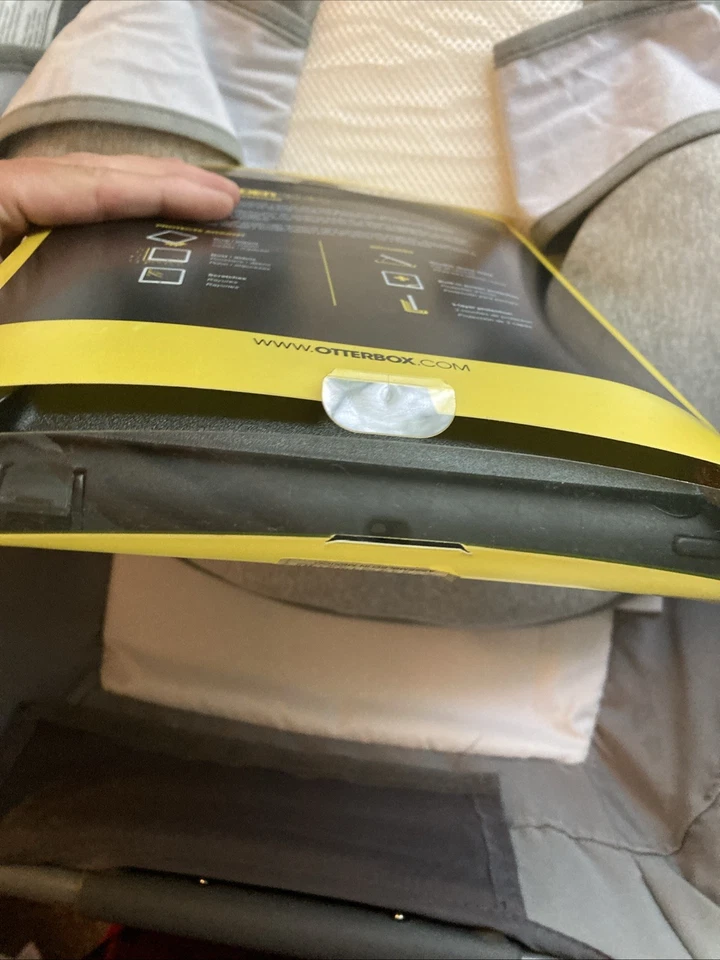 OtterBox Defender Series Pro Case for Apple iPad Air NEW (4th Gen) - Black - Image 4 of 4