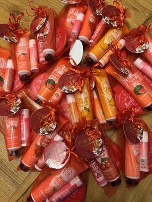  Gift sets Hand Cream, Lip Balm and Pocket Mirror (price for 16 sets)