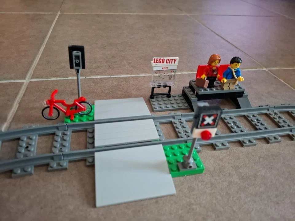 LEGO RC Trains : Circuit rail du Set 60051 - Immagine 2 di 4