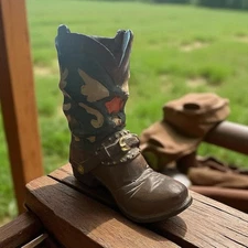 Western Cowboy Boot Wall Coat Hook Resin 4.5" tall Rustic Figure Holder