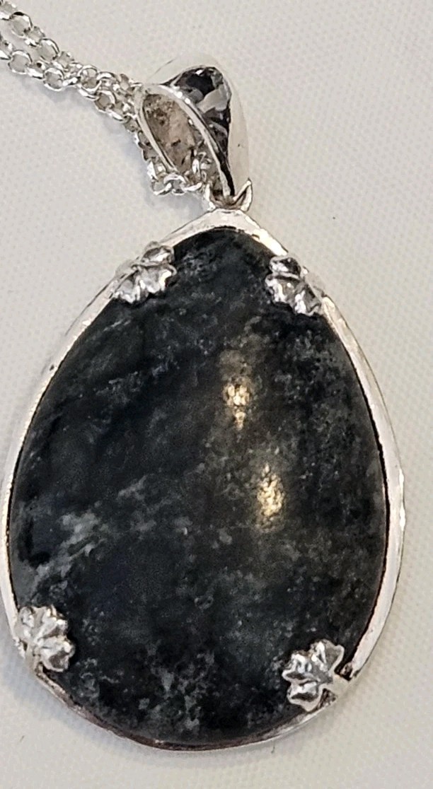 J.C. Walsh & Sons Ltd. Ireland Connemara Marble Teardrop Pendant Necklace 7Grams