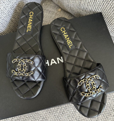[シャネル]Chanel Mules Fabric & Gold Black Chanel Mules Sz 36 - Luxe Du Jour