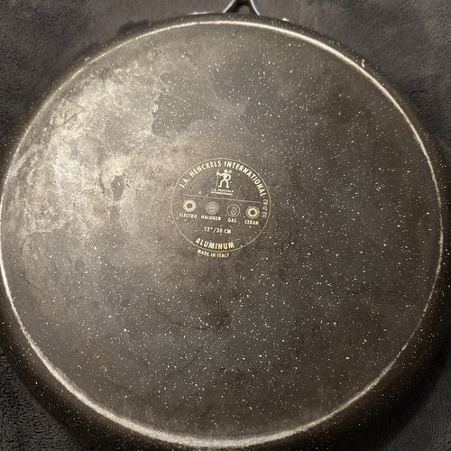 J.A. Henckels International 12”/30 Cm Aluminum Italy Pan - Picture 4 of 14
