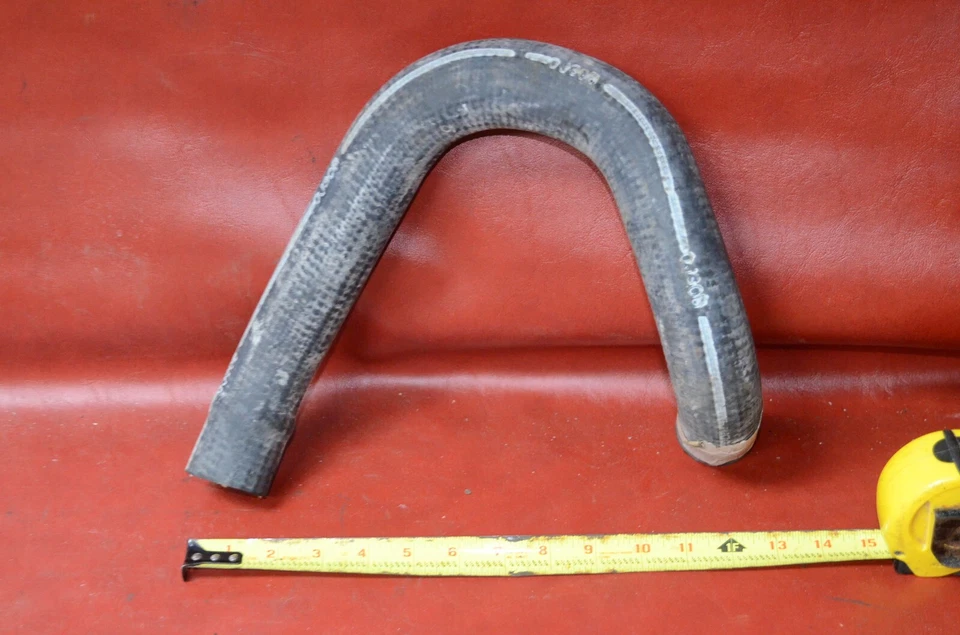 Manguera de radiador inferior 3,7 L Mopar 4026106 OEM 21141 Dodge B100-B300 1975-1983 Foto 4 de 4