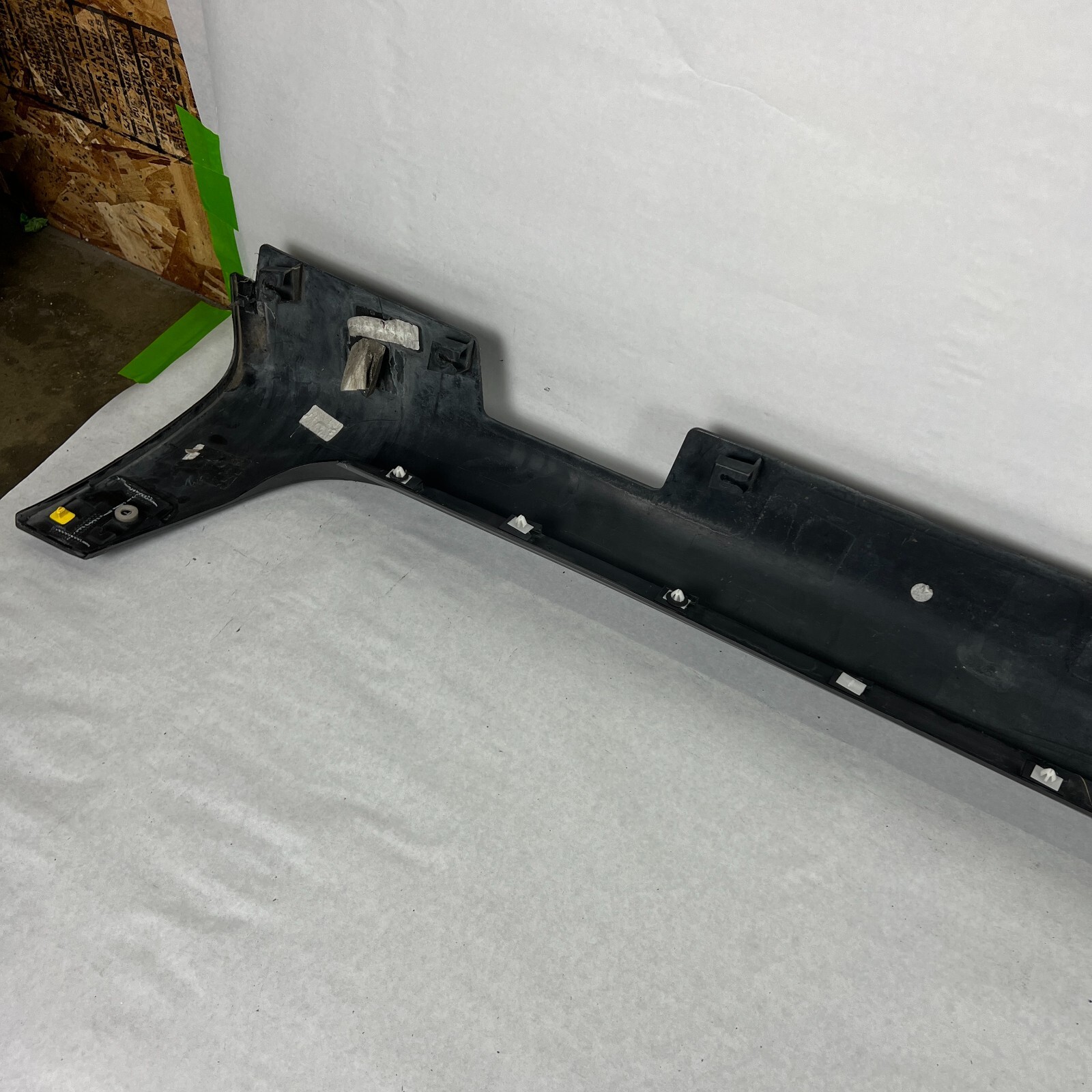 OEM 2017 2024 Chrysler Pacifica Voyager Right Rocker Panel Molding