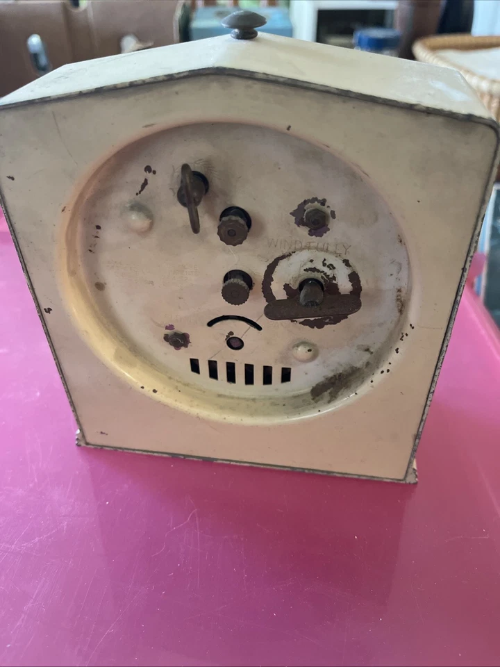 Ingraham Alarm Clock Art Deco 1940s Doesn’t Work Has All OG Parts Light Yellow - Image 3 of 4