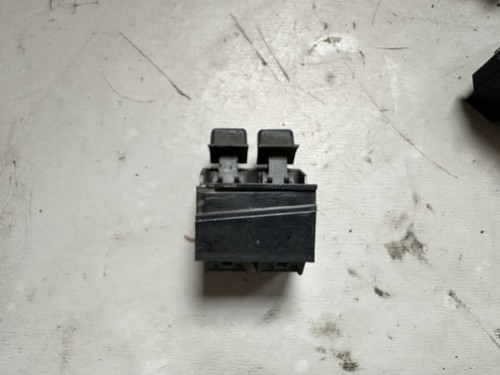 AUDI TT MK1 8N 1998-06 DRIVER Interruttore comando doppio finestrino 8N0959855A 225 v6 - Foto 2 di 3