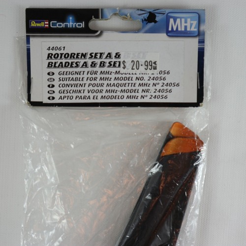 Blades A and B Sets 4pcs Revell 44061 Suitable for MHz Model 24056 Helicopter - Picture 2 of 3