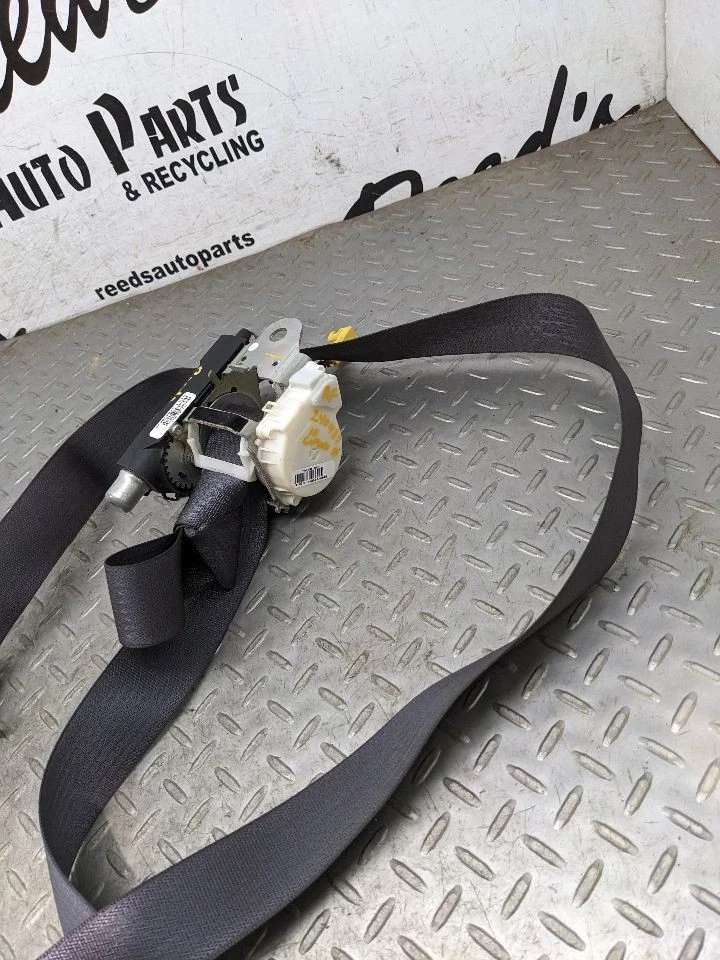 Chevy Camaro SS 2010 cinturones de seguridad delanteros diestro y derecho cinturones de seguridad retractores OEM 11778 Foto 4 de 4